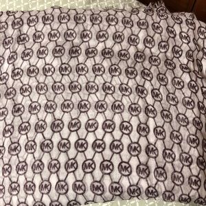 Michael kors fashion scarf - hardly used
